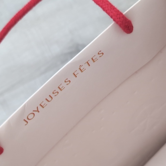 Louis Vuitton holiday paper shopping bag - Picture 3 of 3